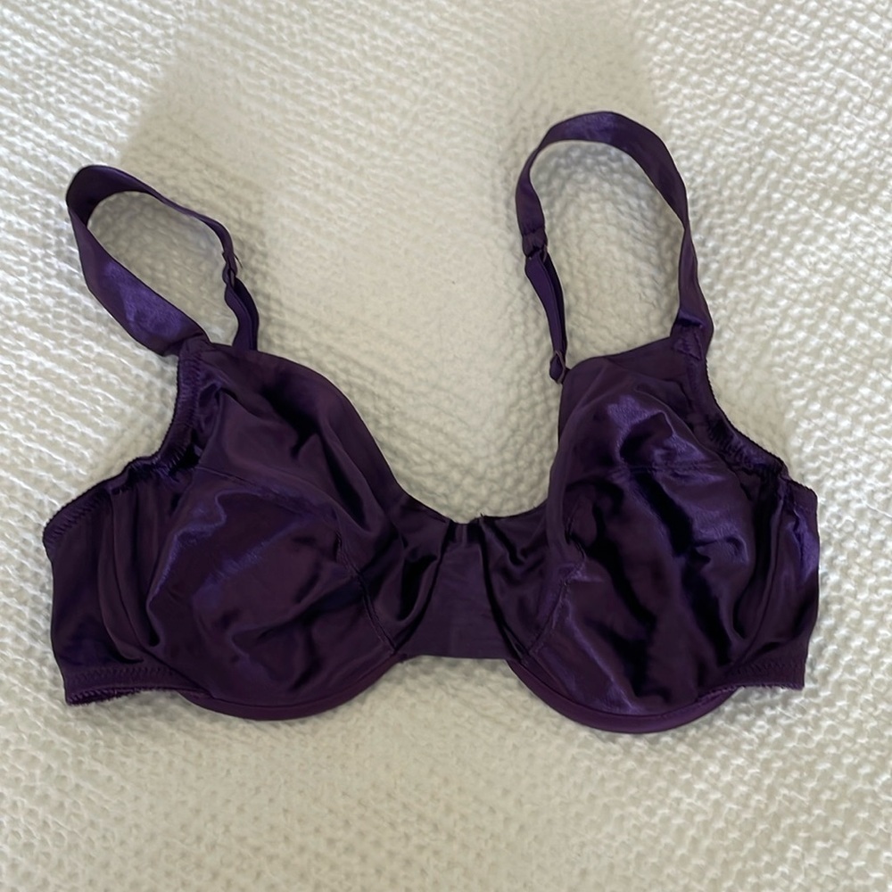 EUC Vintage 1990’s Victoria’s Secret Second Skin Satin bra 36C in purple…​